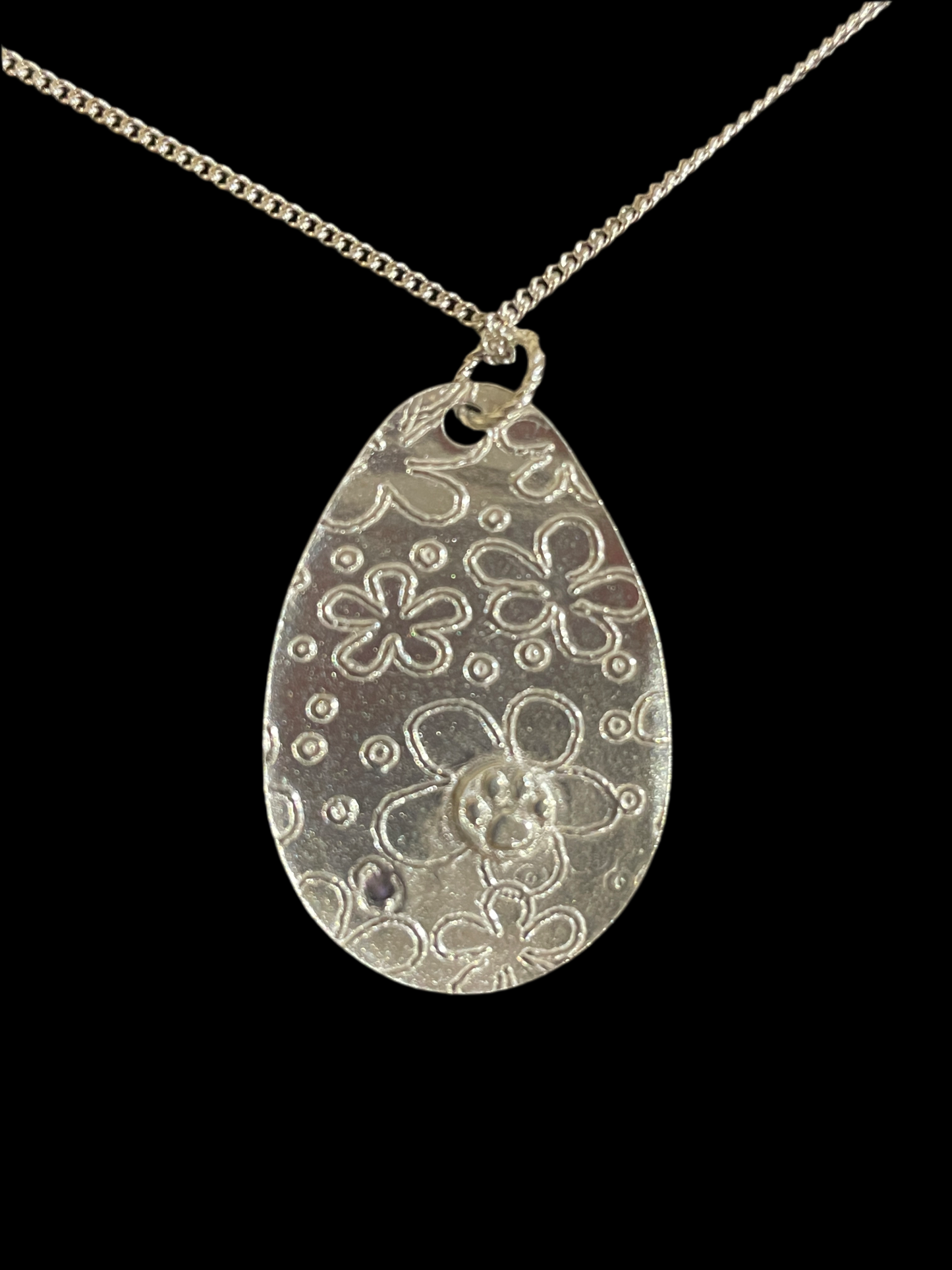 ‘Mum’ flower and sparkle pendant