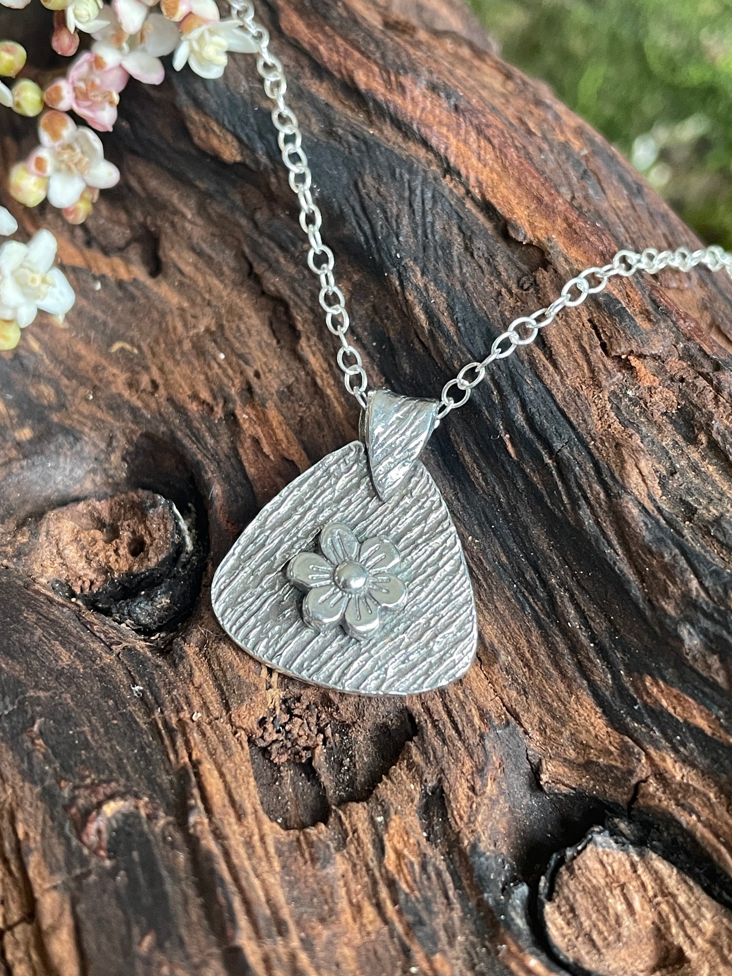 Triangular Spring Flower necklace