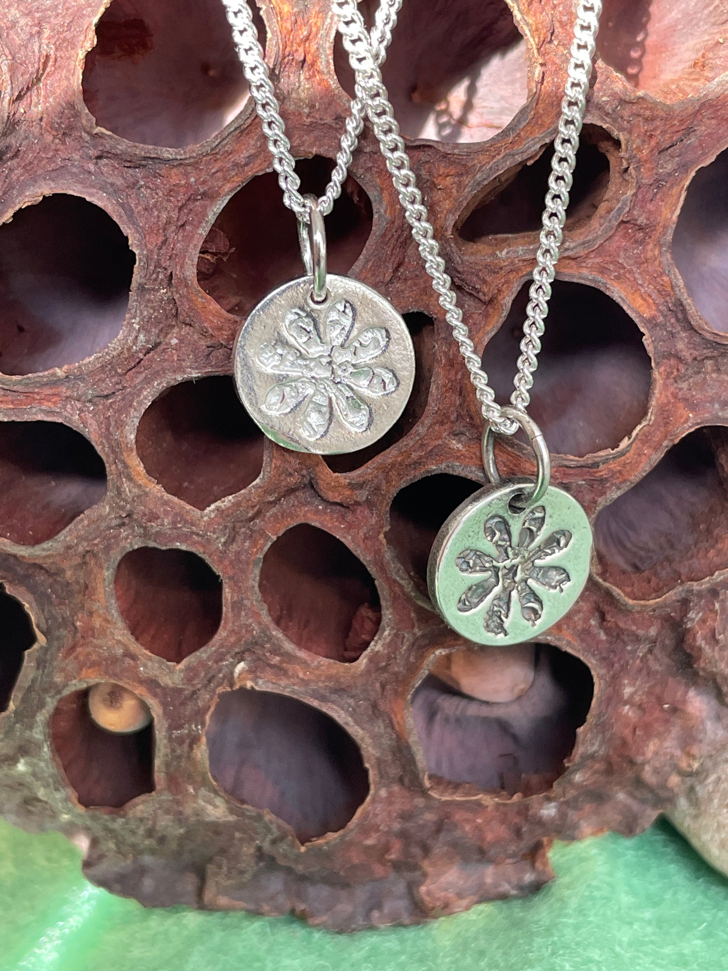Daisy charm necklace