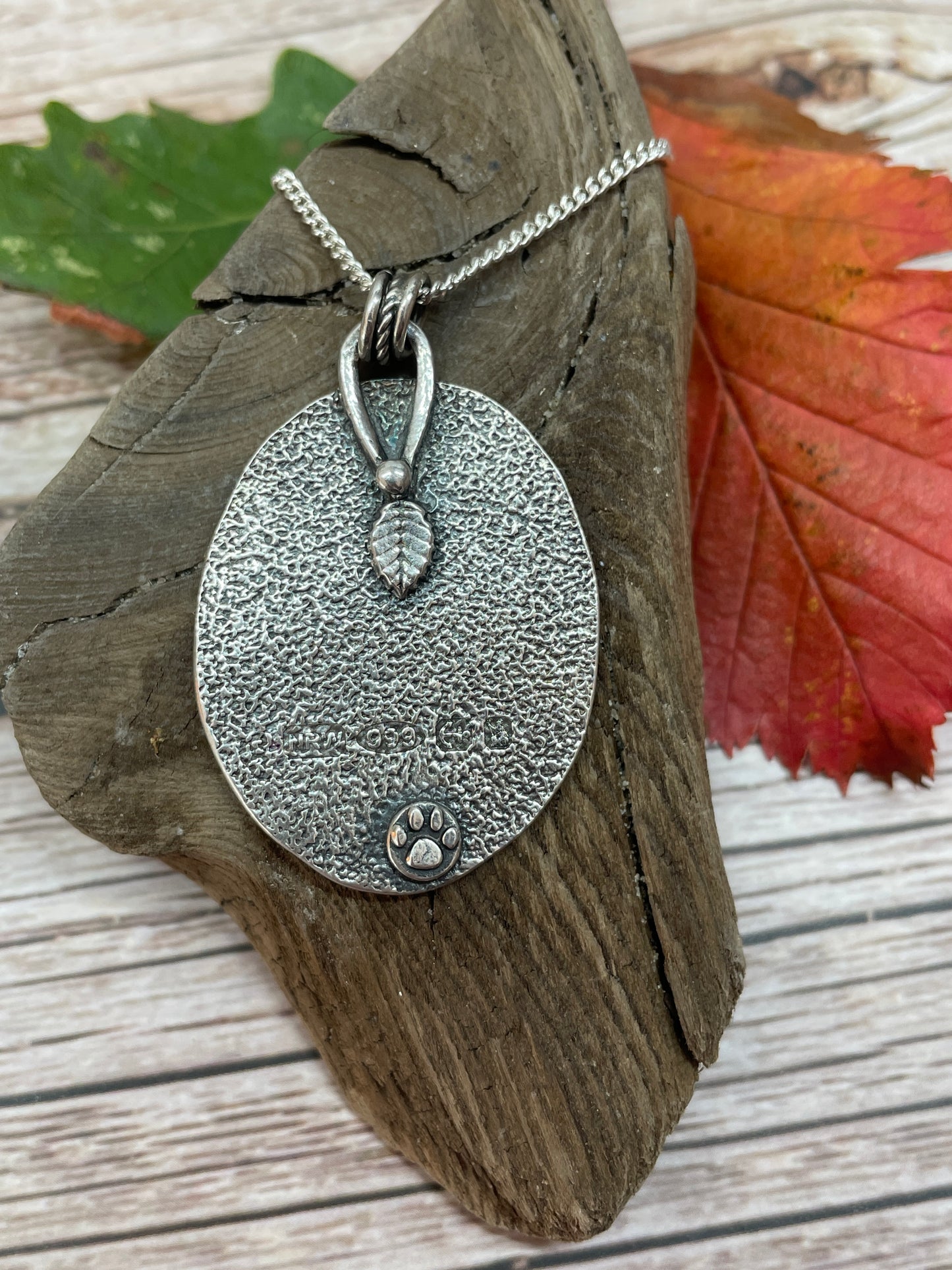 5 Leaf Oval Pendant