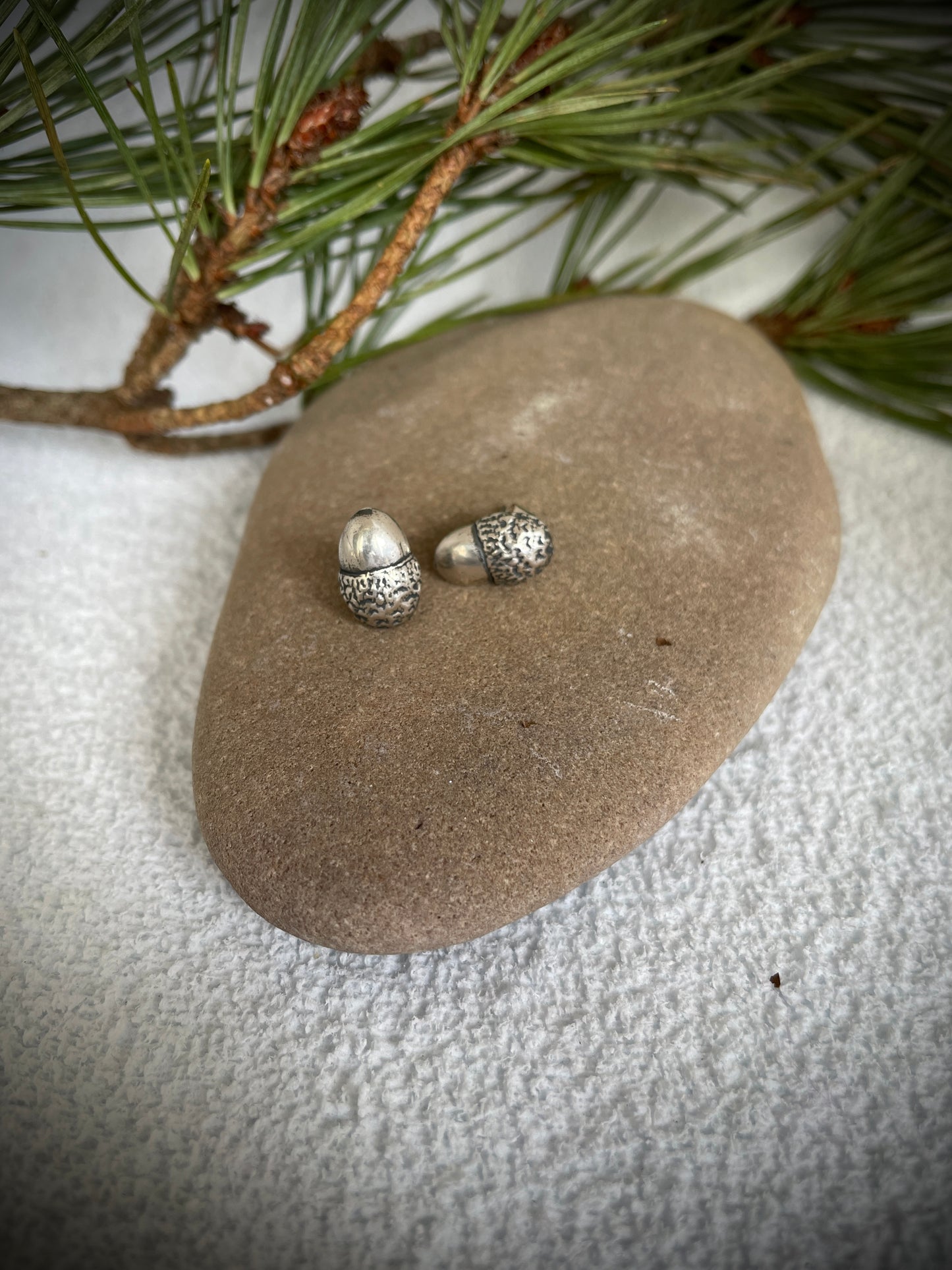 Little acorn earrings Antique Finish