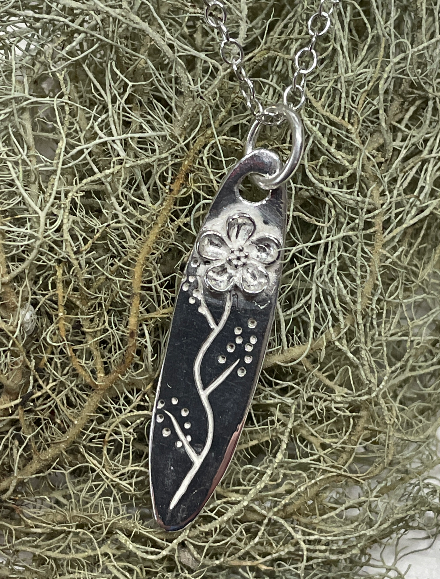 Flower tag pendant