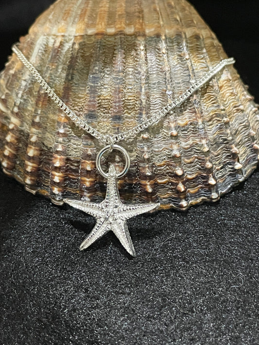 Single starfish pendant