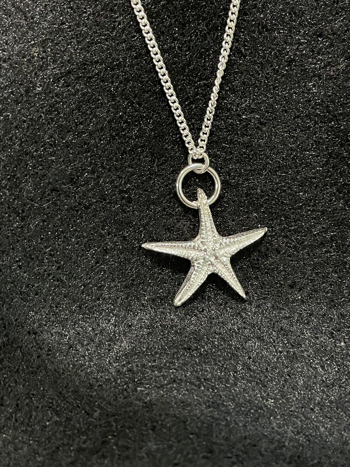 Single starfish pendant