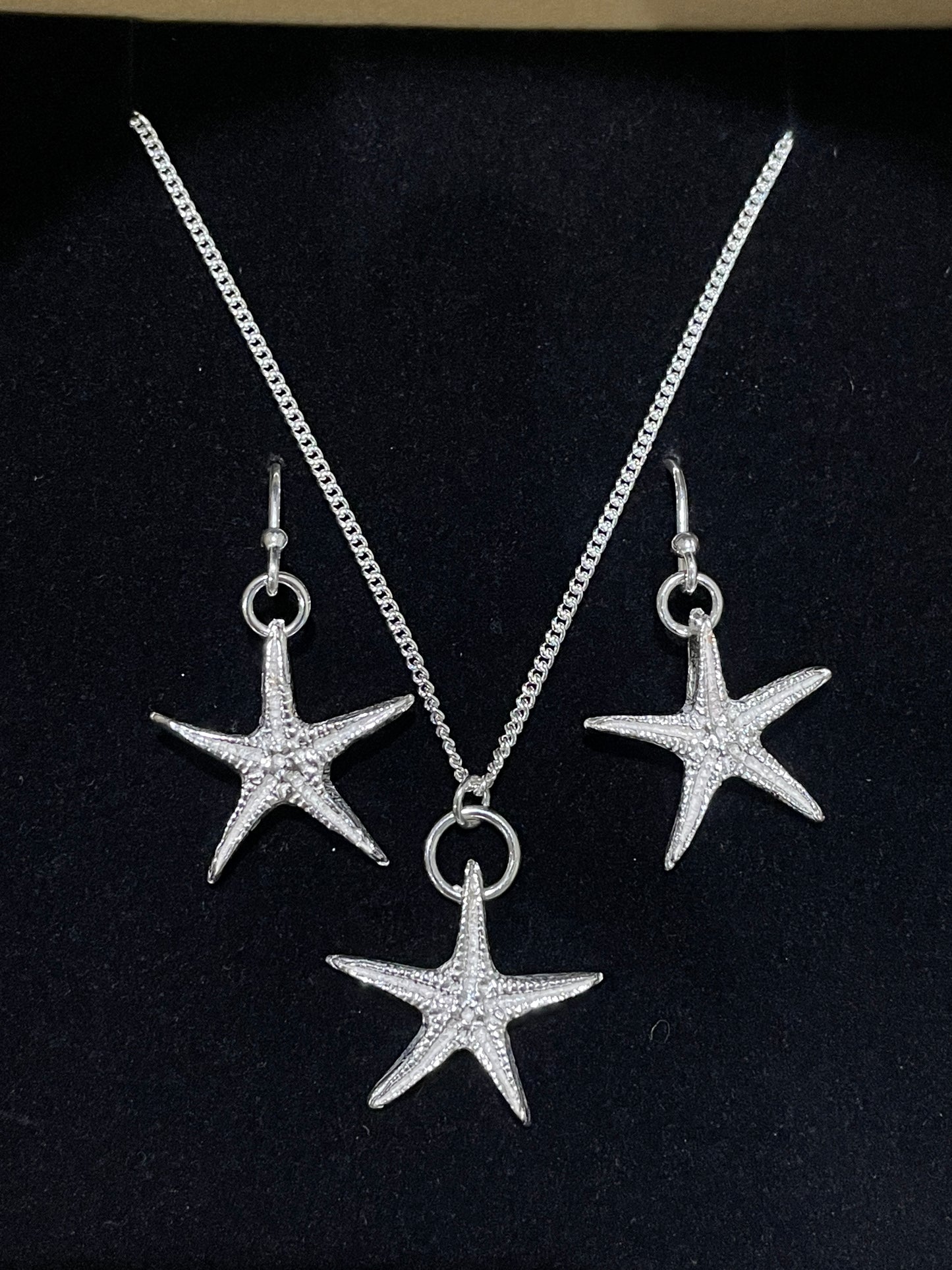 Single starfish pendant