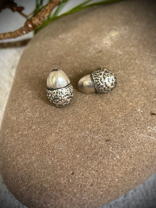 Little acorn earrings Antique Finish