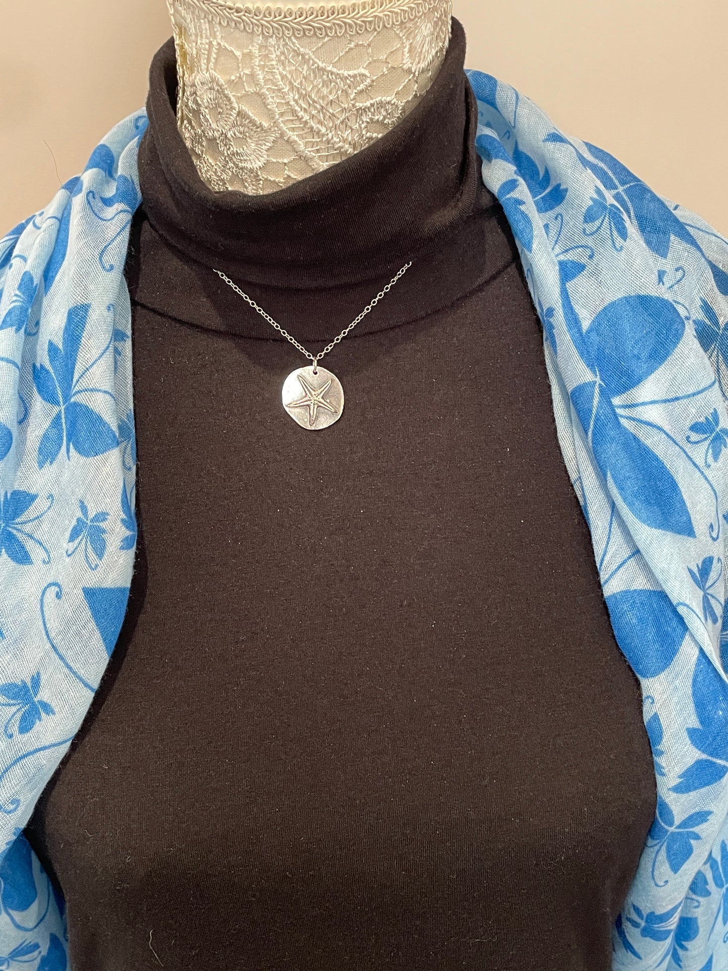 Starfish disc pendant