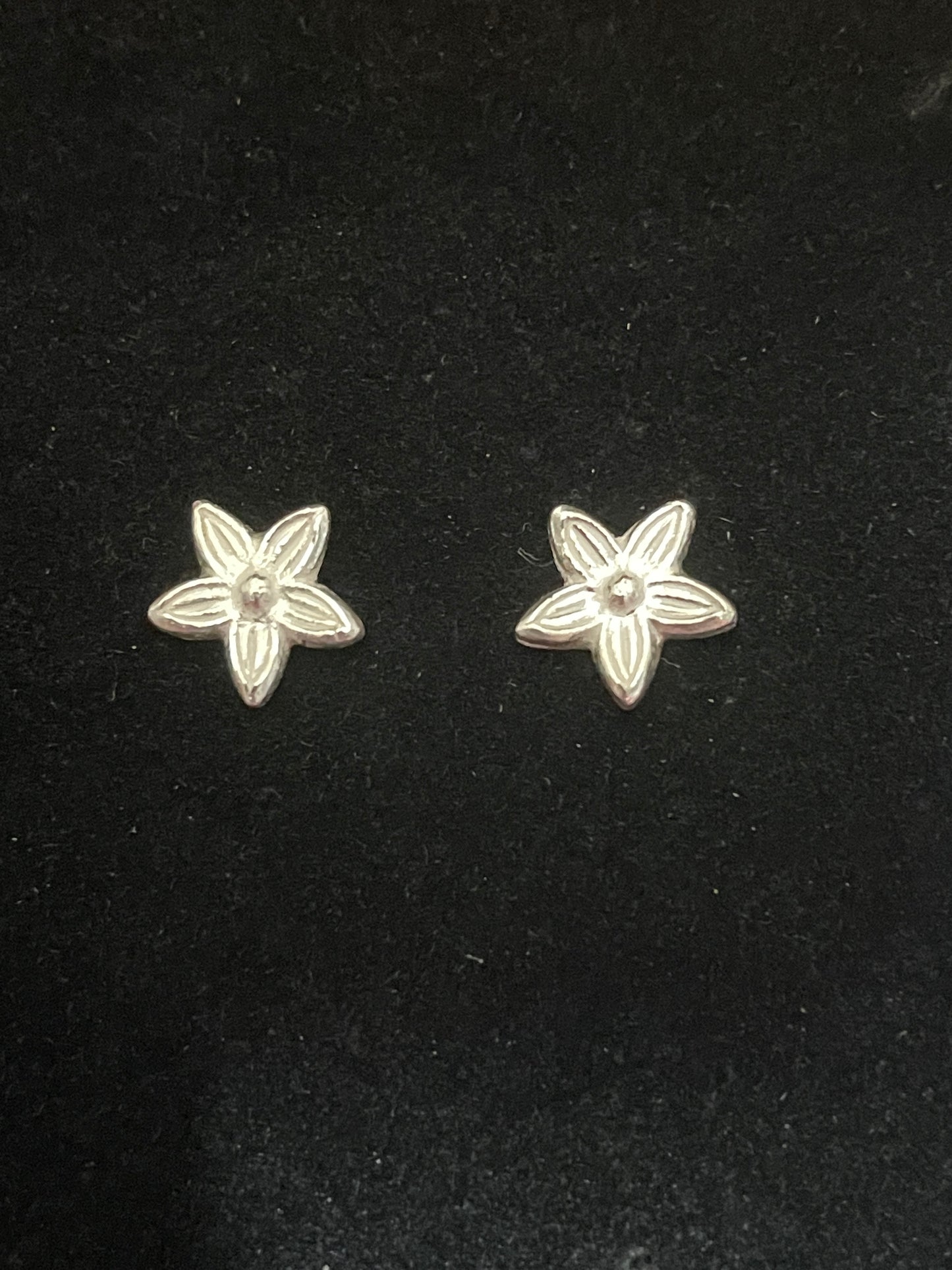 Tiny Flower stud earrings